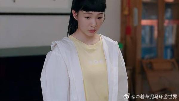 女儿羡羡剪刘海被抓,老妈当场黑脸,老爸却夸上天