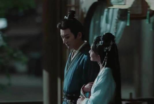 假装夫妻这一块,俩人有八百个心眼子!