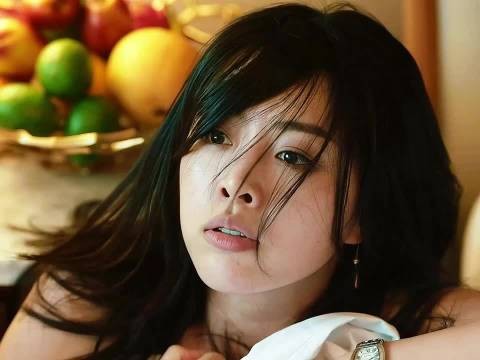 女孩被男友下药染毒,闺蜜助其境外戒毒后复仇
