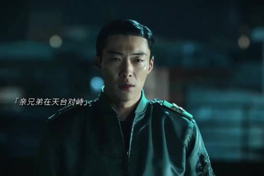 “他养育我长大 却从未教过我是非”