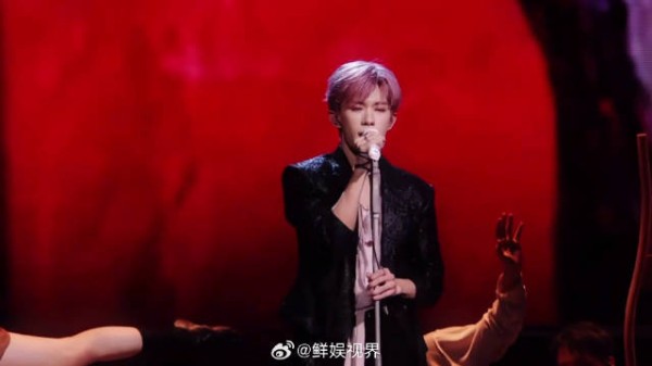阿云嘎部落四公舞台太有想法，选定易烊千玺白日猫…