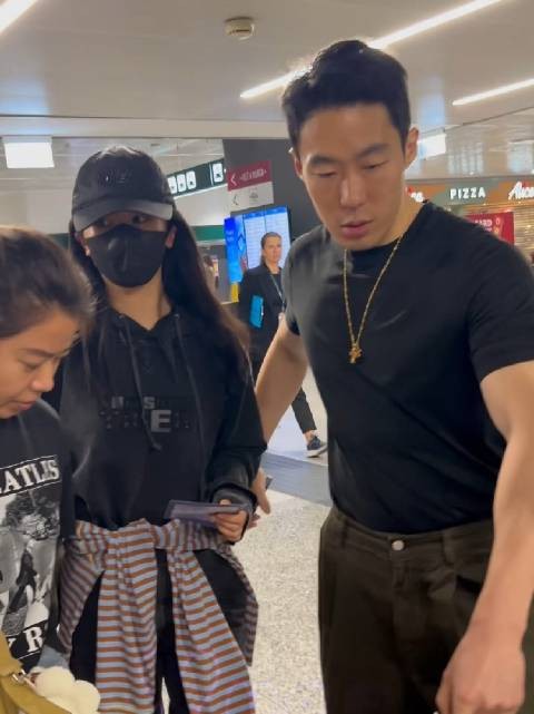 老婆到米兰啦 期待紫神闪耀米兰时装周