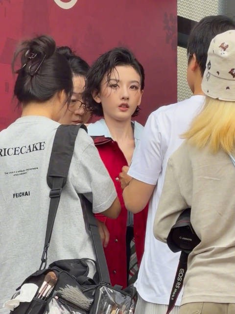 好英气的湿短发 被祖儿帅晕！