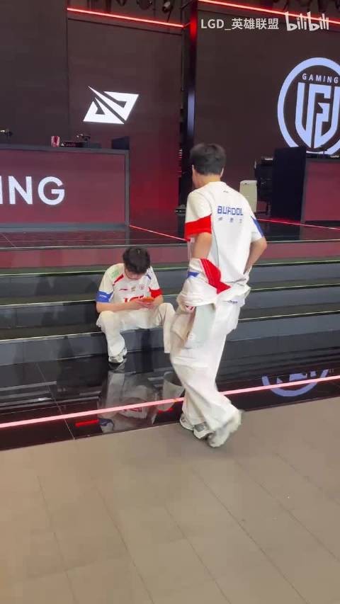 LGD战队踏上S16资格赛征途