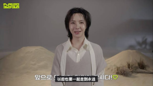 拍摄结束后讲感想时一整个生动又开朗的可爱小宝,“以后也一起走到永远”
