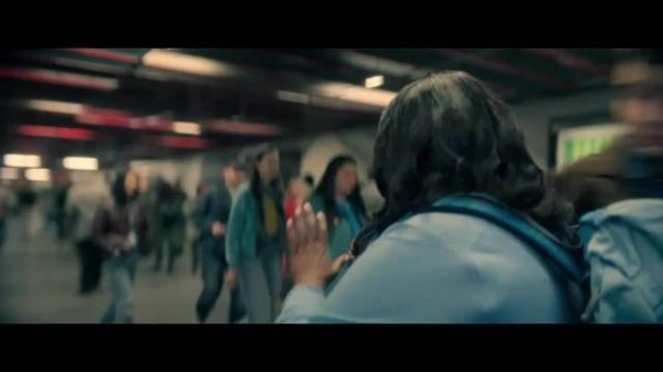 《赴汤蹈火》50岁杀手姨姨+被丈夫抛弃的主妇，一对苦命人亡命天涯！