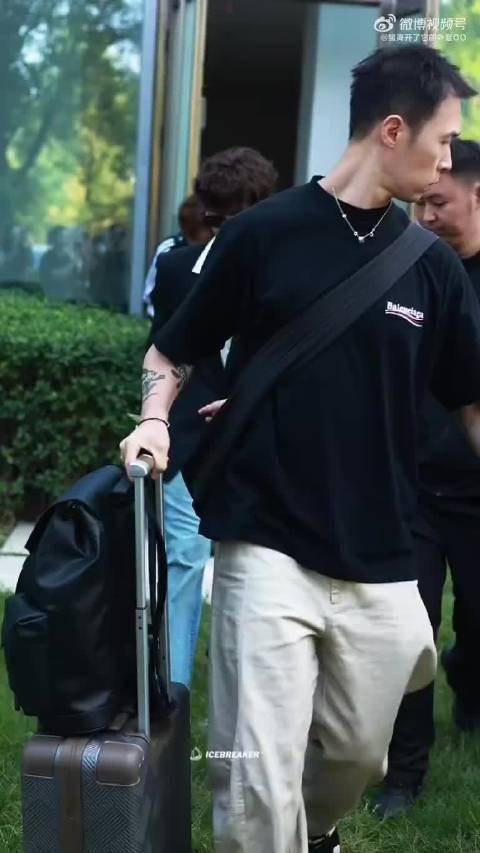 王安宇现身喜人奇妙夜3首录，解锁喜剧新副本
