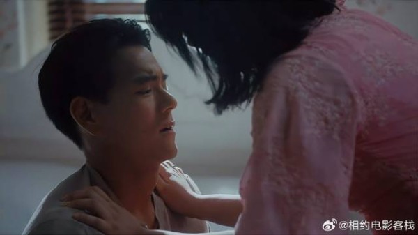 彭于晏：薇龙对自己好点，下秒美女赏巴掌，一个不够两