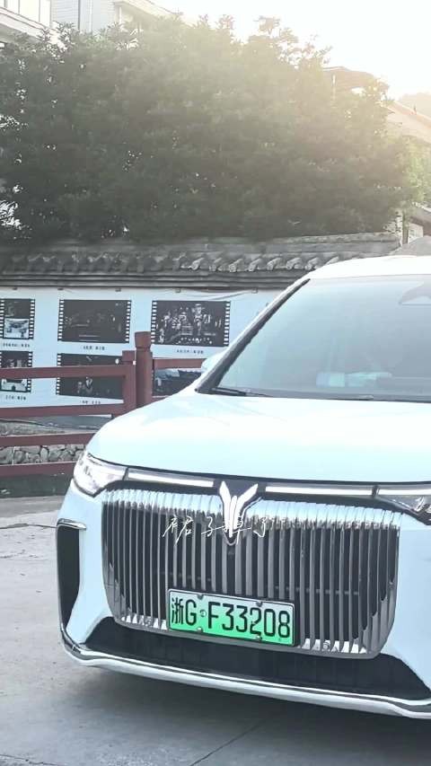 923 哥哥下班啦 萌萌大对视 ! 侯明昊容尘子