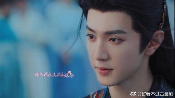 付一笑凤随歌互掐，她是人非招手即回