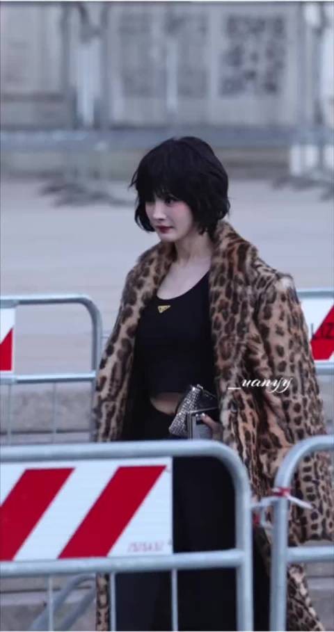 这个视频再搭上这个bgm,真的杨幂时尚女帝,全米兰最有腔调的女人