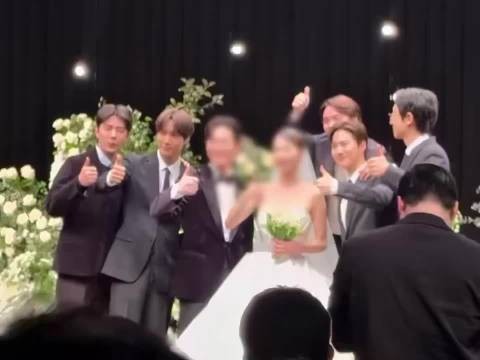 哇 这位脸被打马赛克了怎么还是长得一样