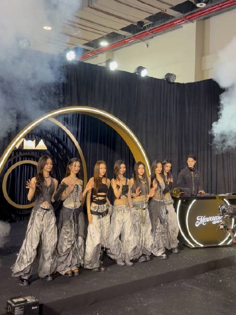 RED女团WMA微博音乐盛典现场来了！ 妹妹们今天状态好好