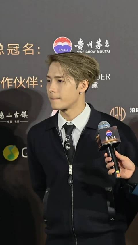 期待王嘉尔今晚闪耀WMA!今天完全是贵公子来着!WMA微博音乐盛典