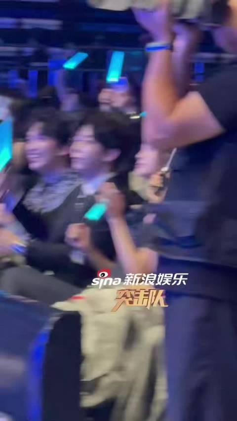新浪娱乐突击队没有荧光棒的