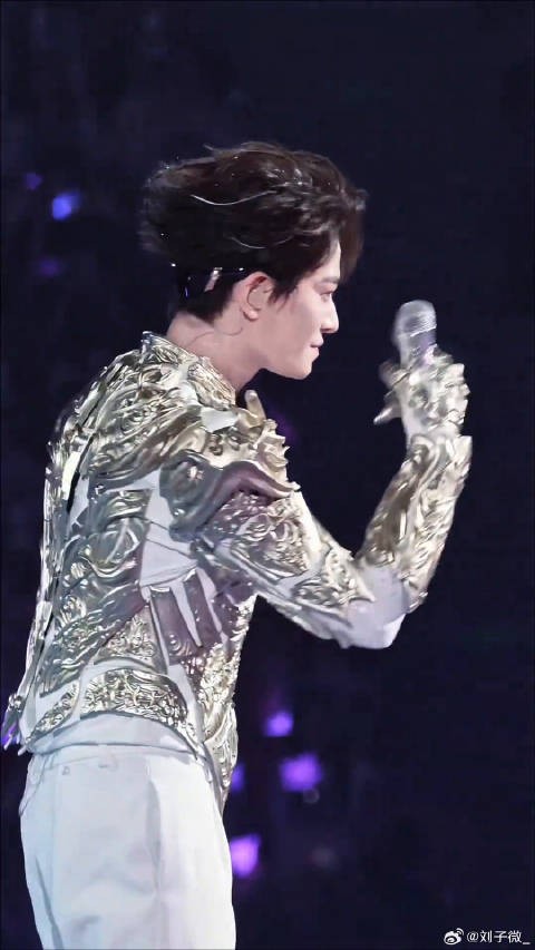 丁禹兮突然的飞吻给我帅一大跳!丁禹兮厦门演唱会