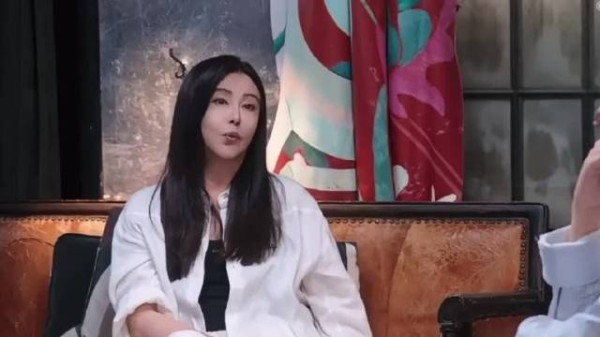 王祖贤称和齐秦分手后没再恋爱：还完了债，单身24年皈依佛门！