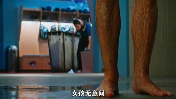 女孩偶遇冰球校草签假恋协议,易拉罐温柔治愈创伤