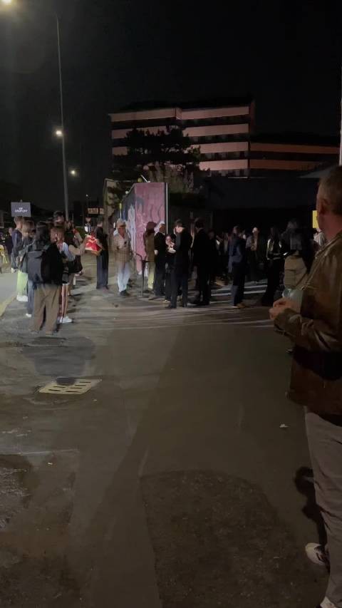 杨紫粉丝见面会，40多岁老阿姨圆梦