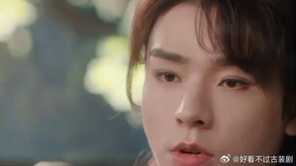 《狐妖小红娘月红篇》 东方月初纳闷他这么优秀,红红为什么不喜欢他