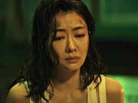 女生下班回家,遇到歹徒因为一个片段看了整部电影