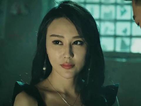 为了追到心爱的小妹他计谋频出,结果悲剧了因为一个片段看了整部电影