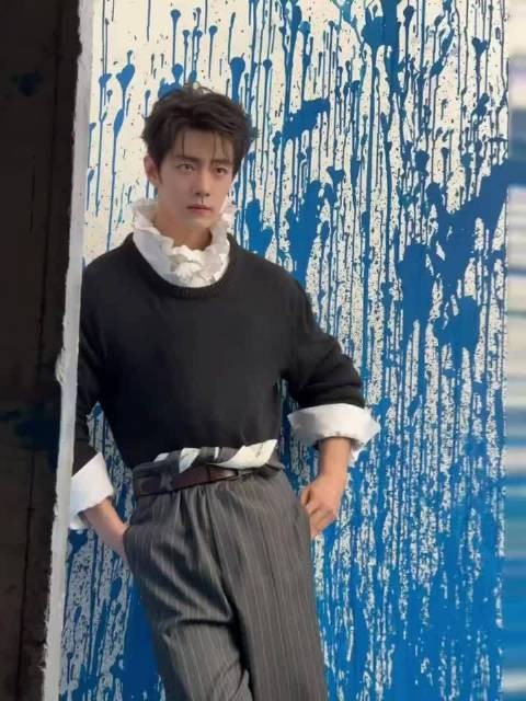 沉迷此男的颜，无法自拔～ 肖战中秋快乐