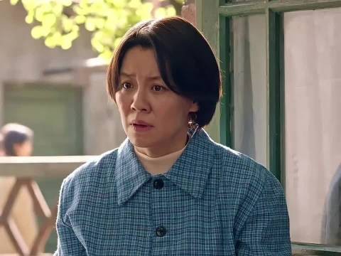 学校不肯收的白化病女孩居然是个天才