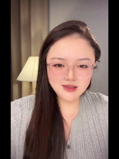 美女点评井柏然孙千不二搭,称其与刘雯活动拆CP