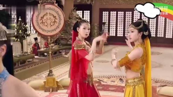 心机女跳肚皮舞迷惑皇上,谁料妃子是妖精,施法让皇上只爱她