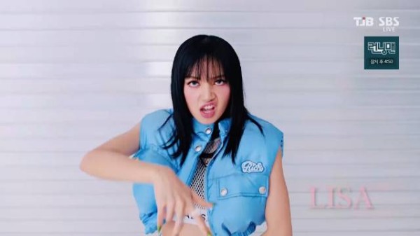 四年前的今天(220925)，BLACKPINK - Shut Down @ 人气歌谣 直拍合集→