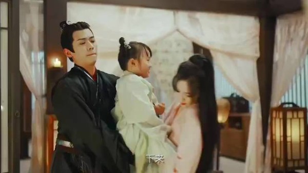 “谁家将军表面不动声色,背地里为了讨媳妇欢心和小孩争糖葫芦啊!”