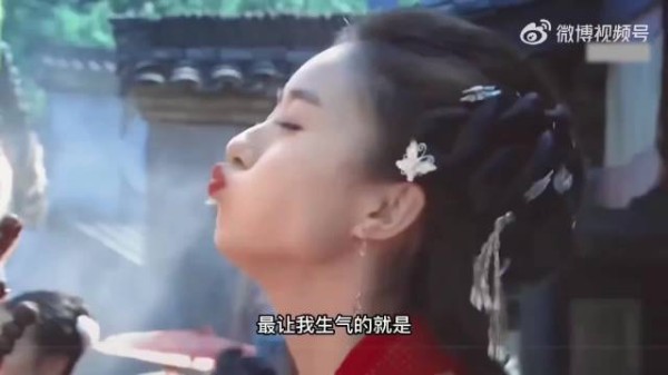 后来,赵丽颖真的嘟着嘴成为了女主角!