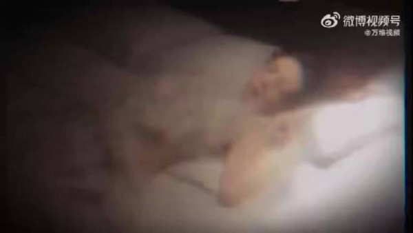 宋妍霏用梅倩仪做导演，这俩凑一块的化学反应绝了，我直接笑到停不下来