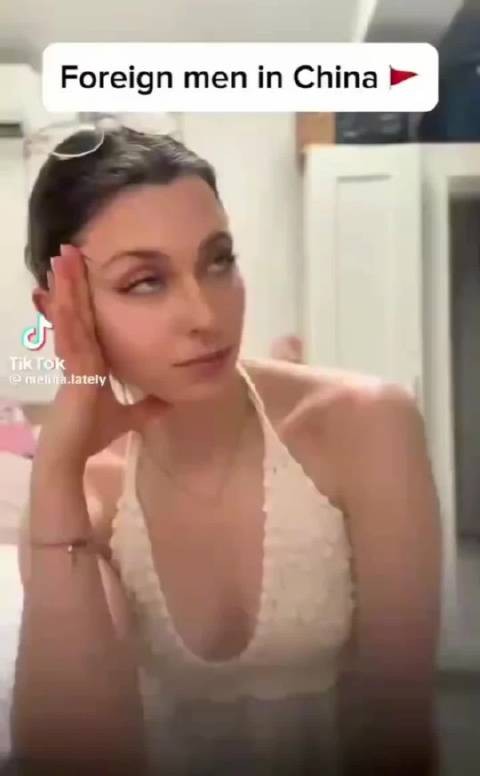 白人小姐姐真敢说:去到中国的洋男大多是在自己国家的loser