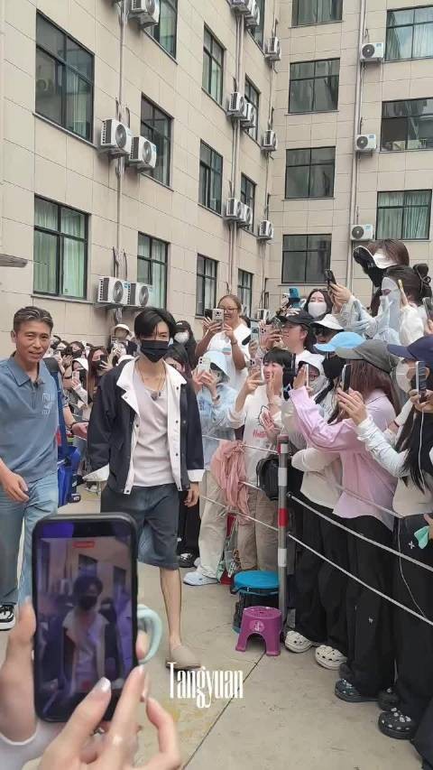 胡军李乃文陈哲远已读乱回,疯狂玩梗笑点不断