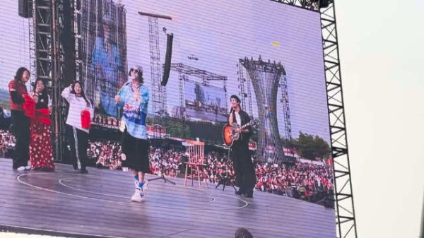 我已急哭，华晨宇粉丝抽到8888红包啊啊啊啊太羡慕了