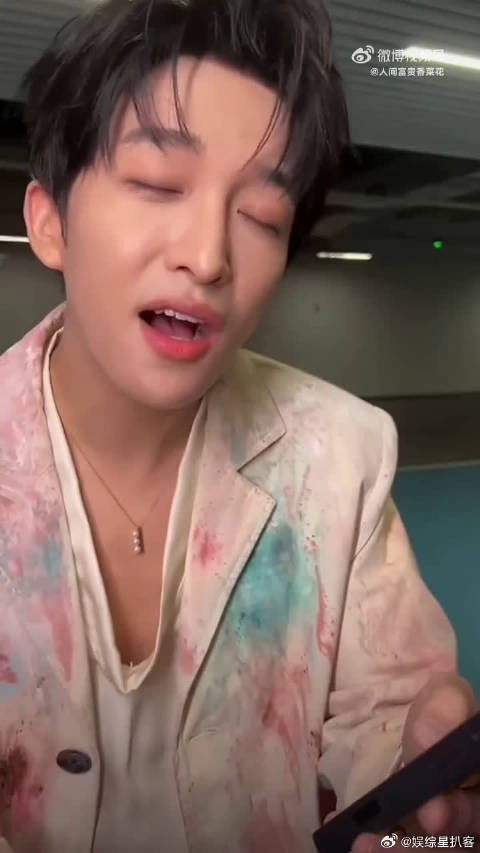 黄子弘凡中秋夜清唱忘飞的鸽，打嗝温柔可爱