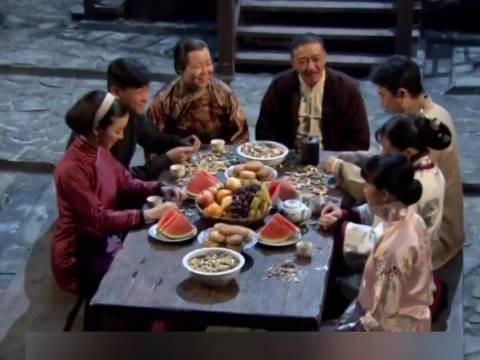闯关东里一家人是怎么过中秋的呢?