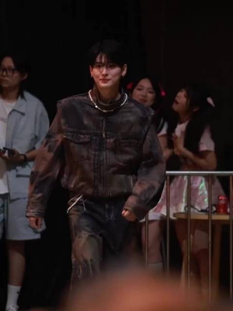 力丸速扒舞蹈基操,四肢协调丝滑演绎