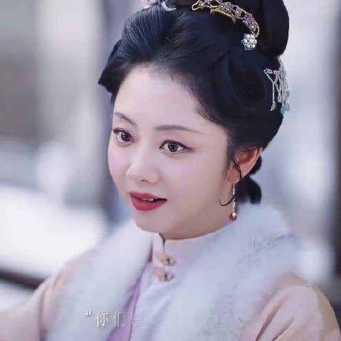 兰香为蕺儿打包行囊时,特意缝入金叶子,心意暖融融