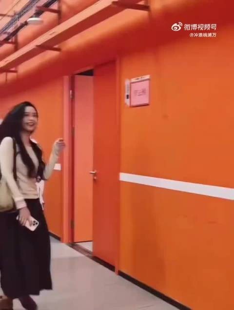 谁懂啊!在湖南中秋晚会后台偶遇《给阿嬷的情书》淑柔!…