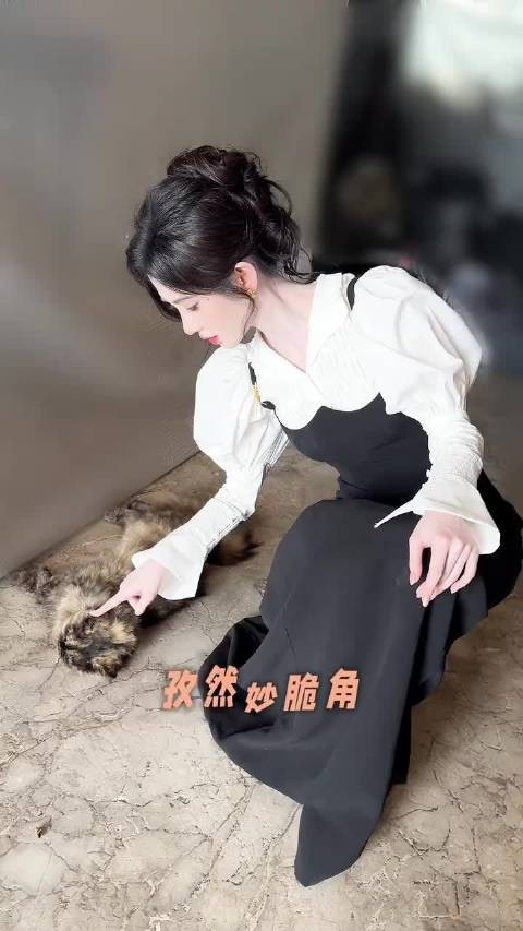 鞠婧祎春日森林浪漫照进现实
