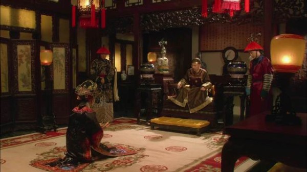 甄嬛抱子尸雨中夜行,姐姐有孕爱恨难释