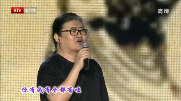 刘欢1963年生于天津,他并非音乐科班,大学学的是法国文学…