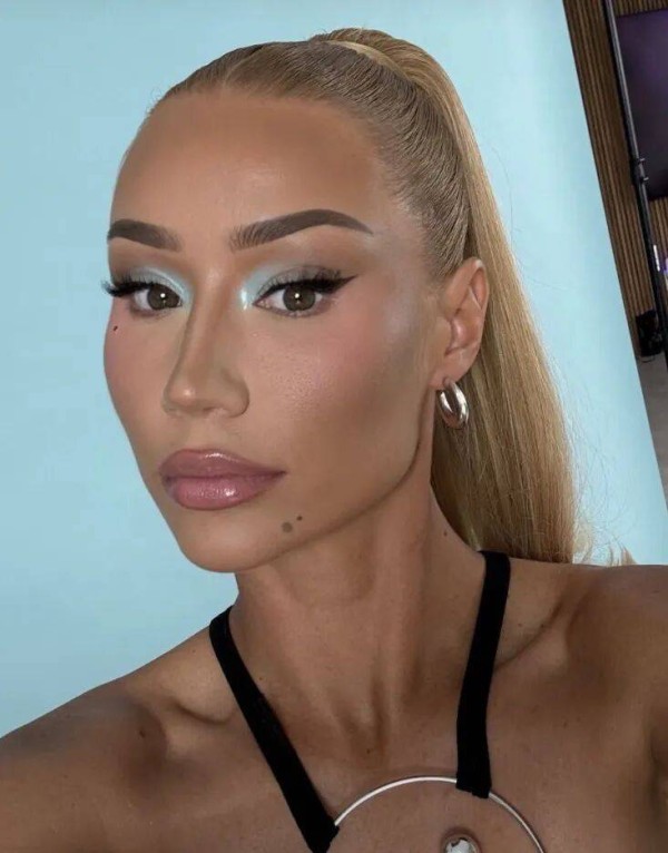 Iggy Azalea 透露，回归了录音室，录了一些歌！