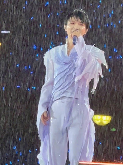 9.26《我爱你中国》风雨中的直拍@卡布叻_周深 前面雨太大忘按录制键