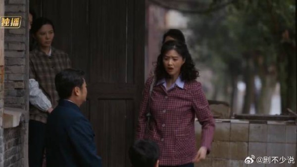 分房是个难题 给谁不给谁都会吵起来,还有当场闹的