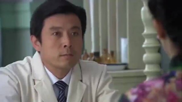 大哥沉迷三国自认小乔,为公瑾守孝,医生面前深情表白