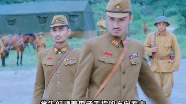 女土匪一吻破敌营：苦肉计引爆全山伏击战